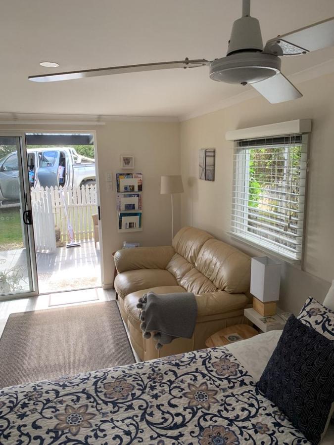 Wintergarden Beach Cabin วิคเตอร์ฮาร์เบอร์ ภายนอก รูปภาพ