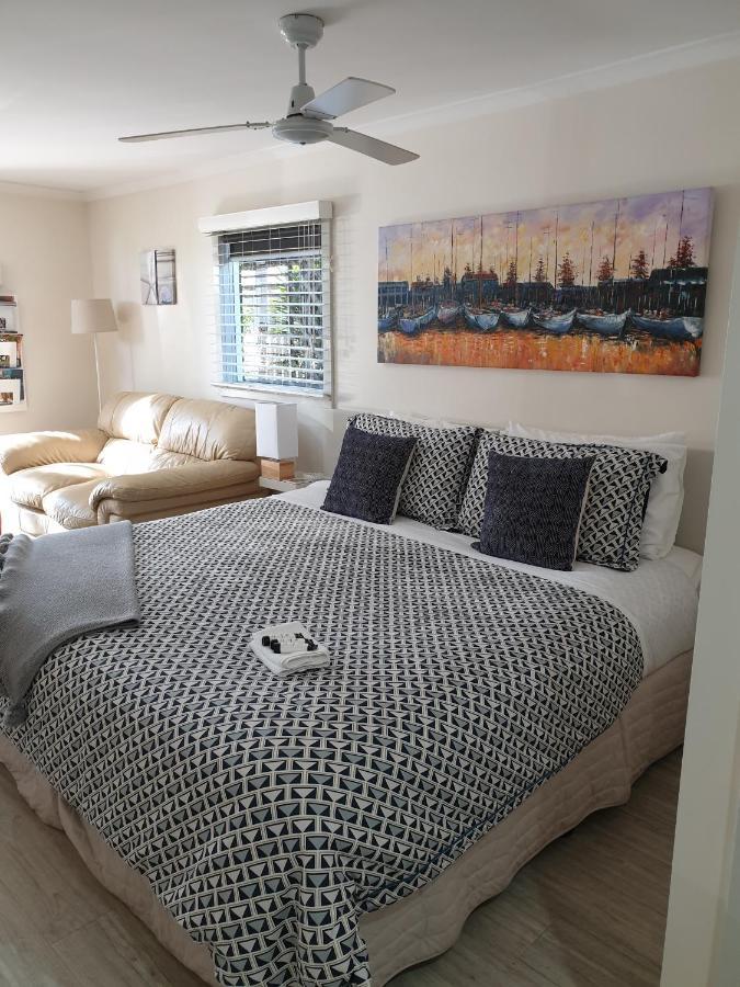 Wintergarden Beach Cabin วิคเตอร์ฮาร์เบอร์ ภายนอก รูปภาพ